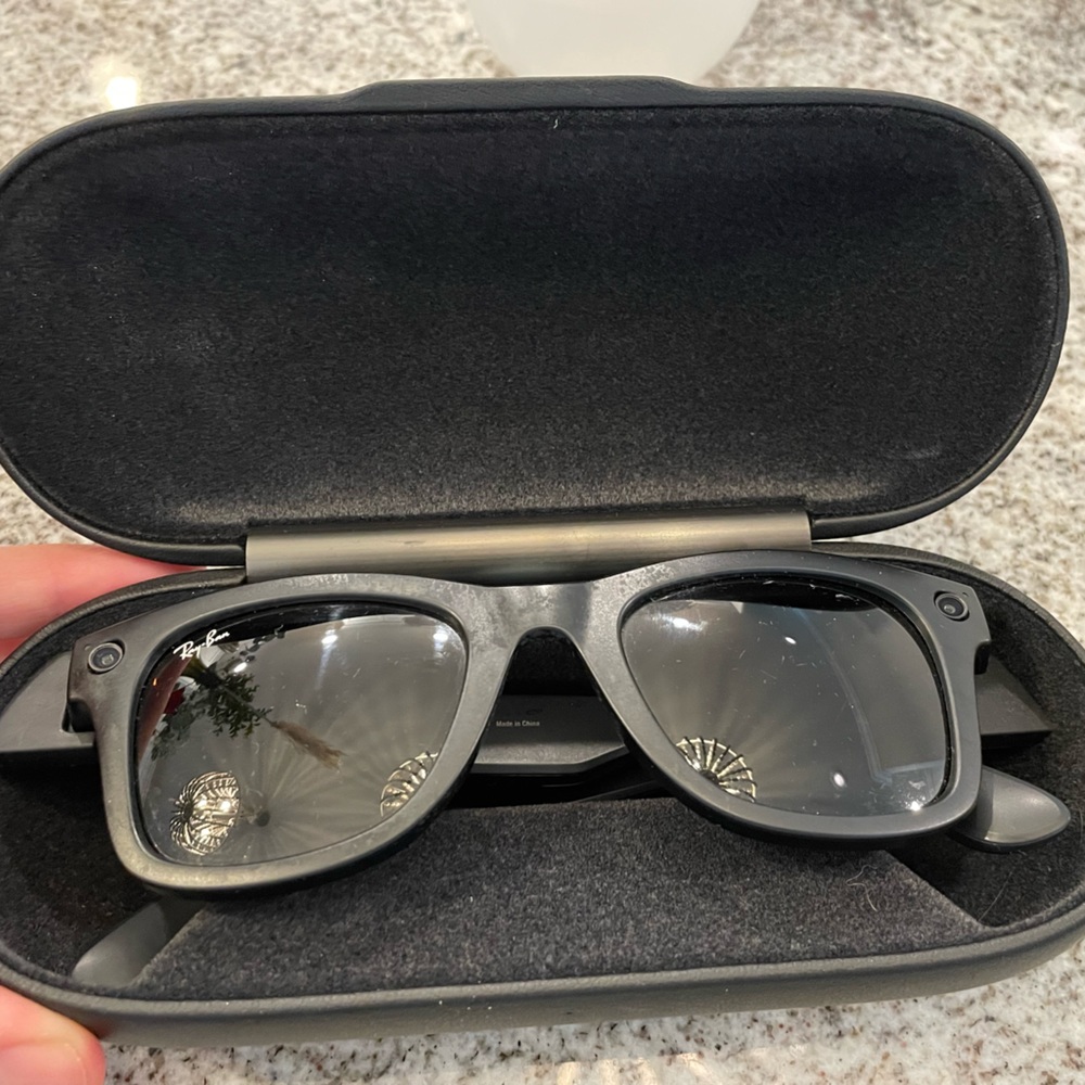 Ray Ban Wayfarer Stories sunglasses by Facebook